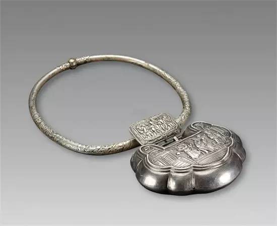 古老的美好祝福飾品：巧奪天工的長命鎖