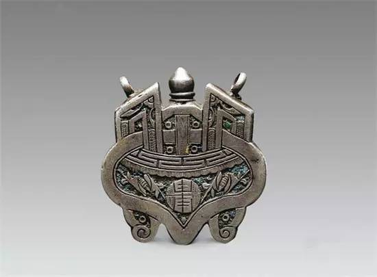 古老的美好祝福飾品：巧奪天工的長命鎖