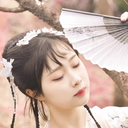 清新梅花仙子女生頭像，唯美古風真人頭像