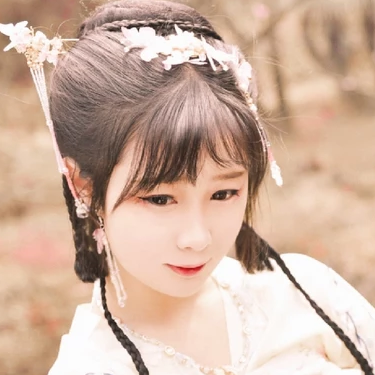 清新梅花仙子女生頭像，唯美古風真人頭像