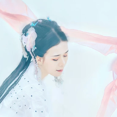 朦朧仙緣女生頭像，唯美古風(fēng)真人頭像
