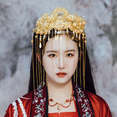 花嫁衣裳女生頭像，唯美古風真人頭像