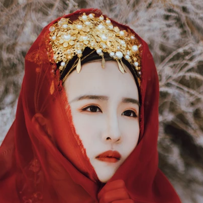 花嫁衣裳女生頭像，唯美古風真人頭像