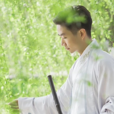 春暖花開男生頭像，唯美古風真人頭像