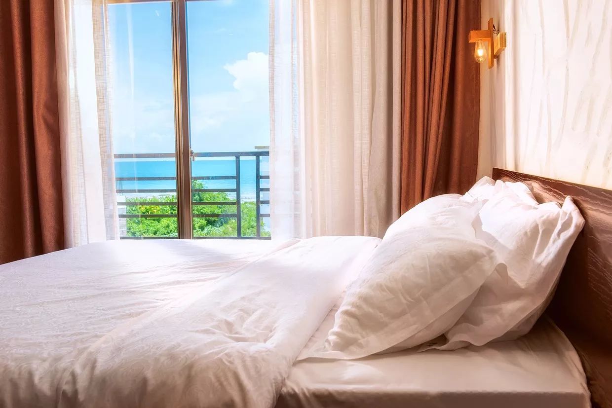 潿洲島·頤客潮宿，有一個(gè)夢(mèng)面朝大海春暖花開(kāi)