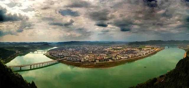 中國古鎮(zhèn)：淺析32個中國最美古鎮(zhèn)！