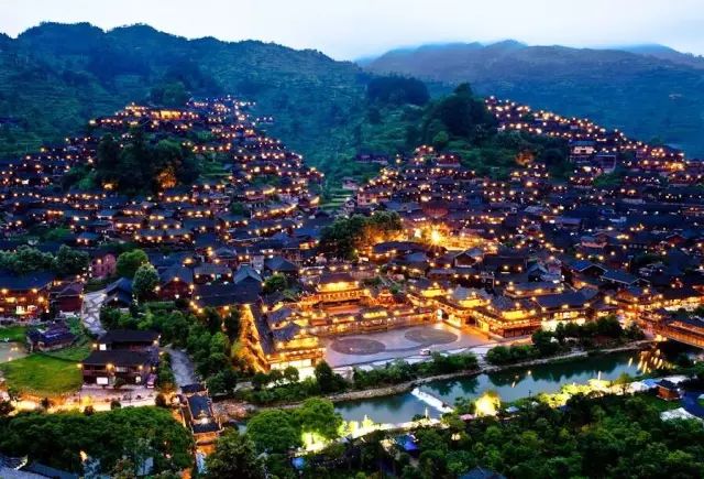 中國古鎮(zhèn)：淺析32個中國最美古鎮(zhèn)！