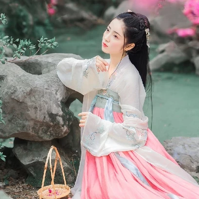 花香滿溢清新女生頭像，唯美古風真人頭像