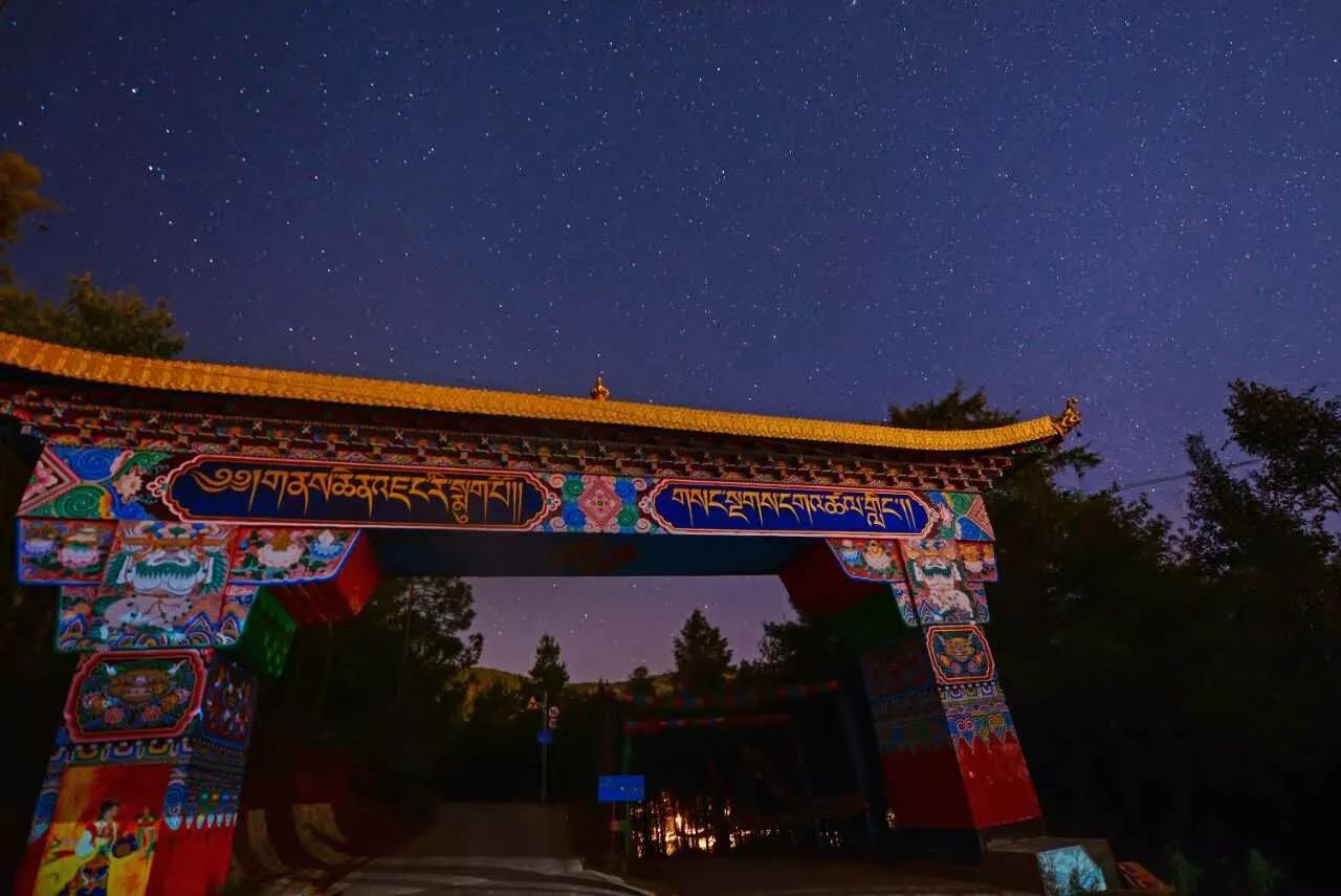 麗江·靈凈山舍，一花一木一世界！