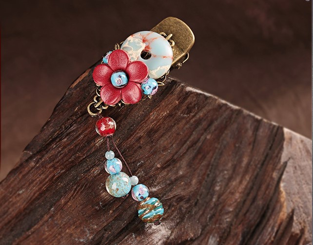 嬌雅動(dòng)人發(fā)夾，花香紅色古風(fēng)頭飾