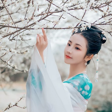 清新梨花芬芳女生頭像，唯美古風(fēng)真人頭像