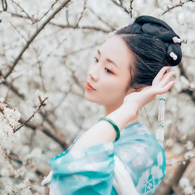 清新梨花芬芳女生頭像，唯美古風(fēng)真人頭像
