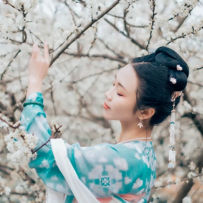 清新梨花芬芳女生頭像，唯美古風(fēng)真人頭像