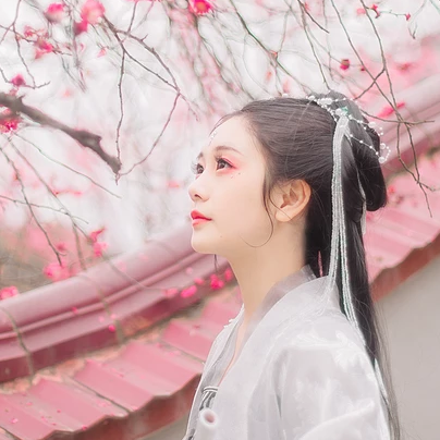 滿溢花香文藝女生頭像，唯美古風(fēng)真人頭像