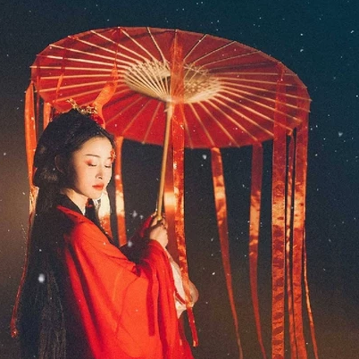 紅梅拂面女生頭像，唯美古風(fēng)真人頭像