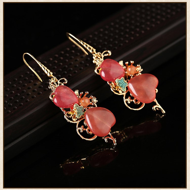 粉嫩心形少女耳環(huán)，復(fù)古閨蜜氣質(zhì)時(shí)尚耳環(huán)