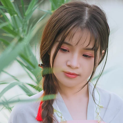 清新淑女持團(tuán)扇女生頭像，唯美古風(fēng)真人頭像