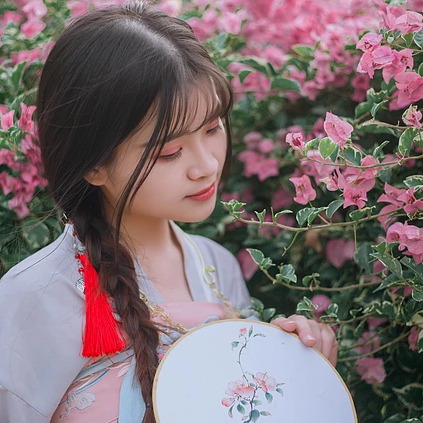 清新淑女持團(tuán)扇女生頭像，唯美古風(fēng)真人頭像