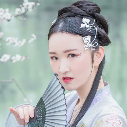 嬌艷花朵女生頭像，唯美古風(fēng)真人頭像