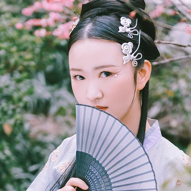 嬌艷花朵女生頭像，唯美古風(fēng)真人頭像