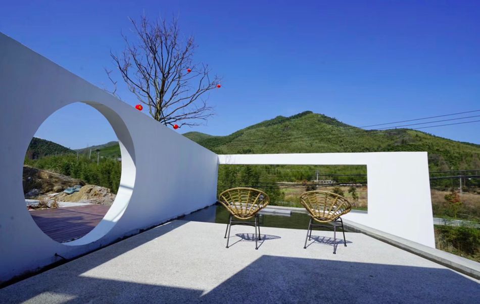 莫干山魚缸·花田美宿，旅途雖驅(qū)愁不如早還家