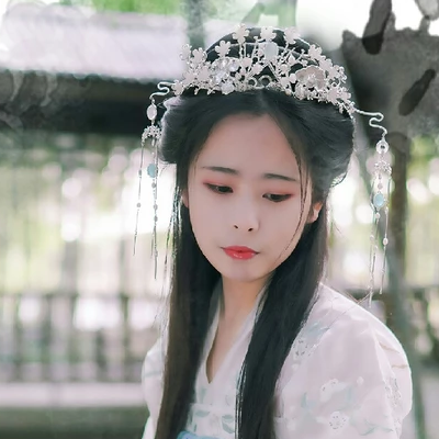 詩(shī)意琴女女生頭像，唯美古風(fēng)真人頭像