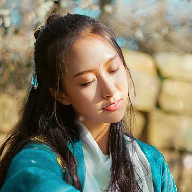 花開半夏女生頭像，唯美古風(fēng)真人頭像