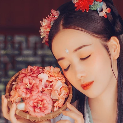 清新精致帶團(tuán)扇女生頭像，唯美古風(fēng)真人頭像