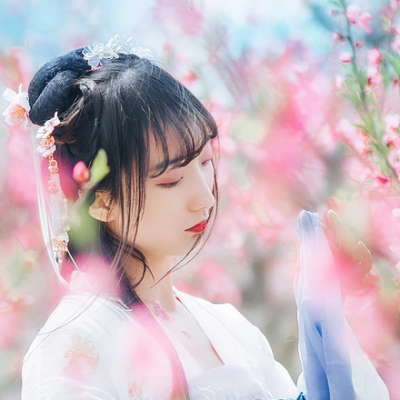 清新桃花女生頭像，唯美古風(fēng)真人頭像