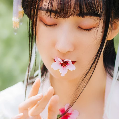 清新桃花女生頭像，唯美古風(fēng)真人頭像