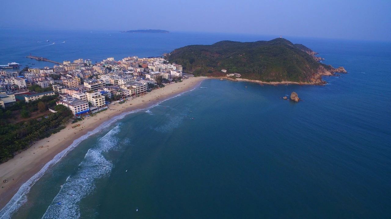 三亞·六甲，大海中放肆的玩才對得起青春