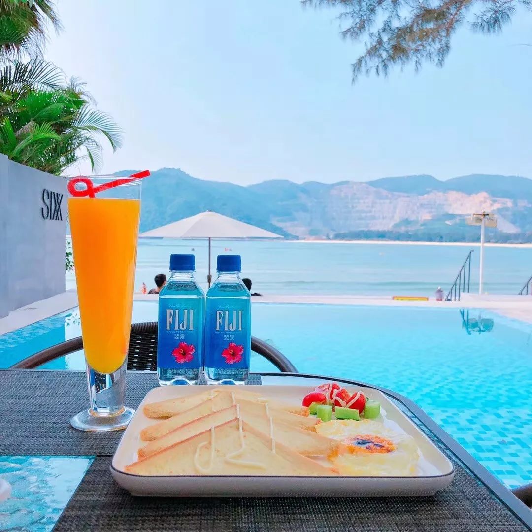 三亞·六甲，大海中放肆的玩才對得起青春