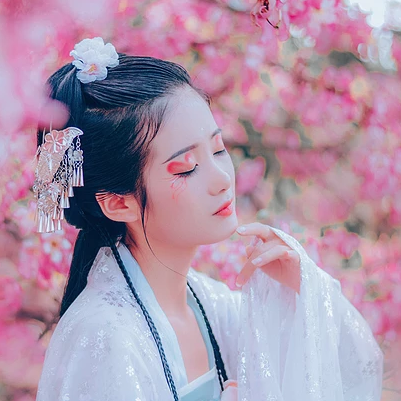 粉色浪漫女生頭像，唯美古風(fēng)真人頭像