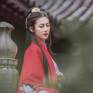 優(yōu)雅紅衣女生頭像，唯美古風(fēng)真人頭像