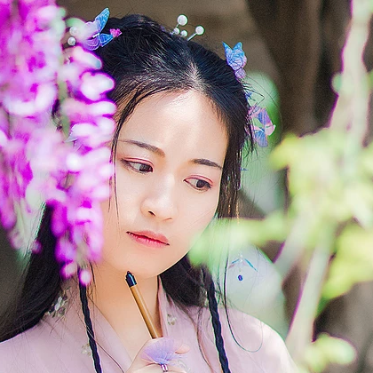 高貴氣質(zhì)紫藤女生頭像，唯美古風(fēng)真人頭像