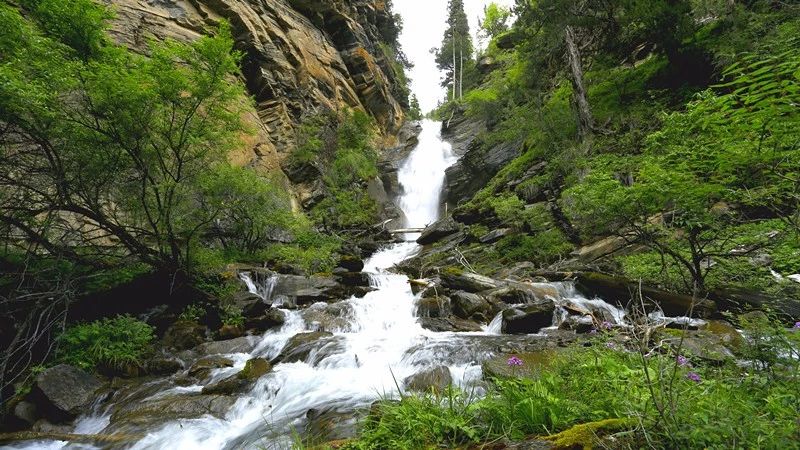光和云朵·雪寶頂，喂馬劈柴看盡四季繁華