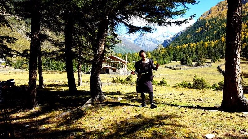 光和云朵·雪寶頂，喂馬劈柴看盡四季繁華