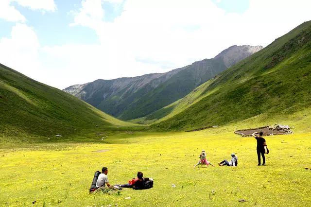 光和云朵·雪寶頂，喂馬劈柴看盡四季繁華