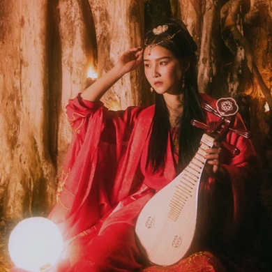 紅衣裳女生頭像，唯美古風真人頭像