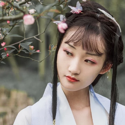 清新粉花女生頭像，唯美古風(fēng)真人頭像