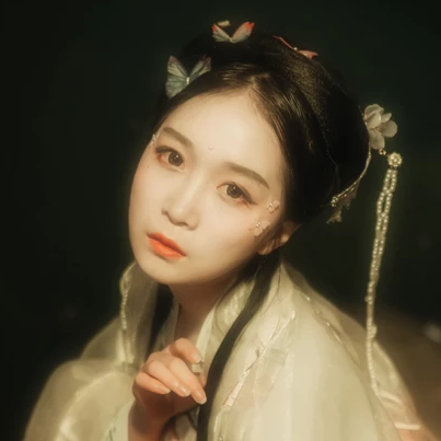 月夜蓮燈女生頭像，唯美古風(fēng)真人頭像