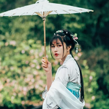 清新繁花帶傘女生頭像，唯美古風(fēng)真人頭像