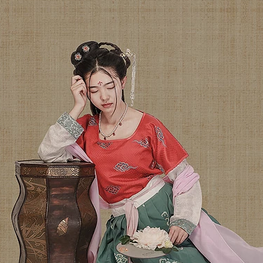 古典牡丹帶傘團扇女生頭像，唯美古風(fēng)真人頭像