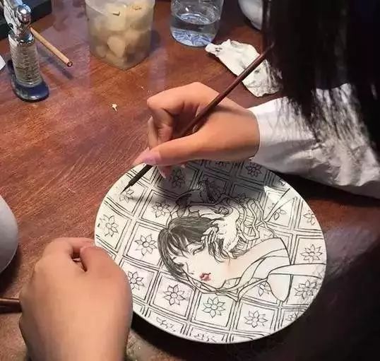 自帶仙氣的手繪插畫，古典與現(xiàn)代的巧妙結(jié)合