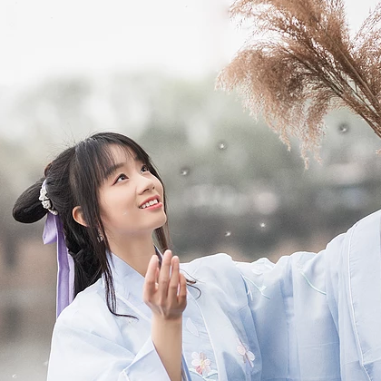 風花雪月帶傘女生頭像，唯美古風真人頭像