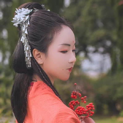 紅豆相思紅衣女生頭像，唯美古風(fēng)真人頭像