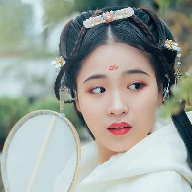 超萌可愛帶團(tuán)扇女生頭像，唯美古風(fēng)真人頭像