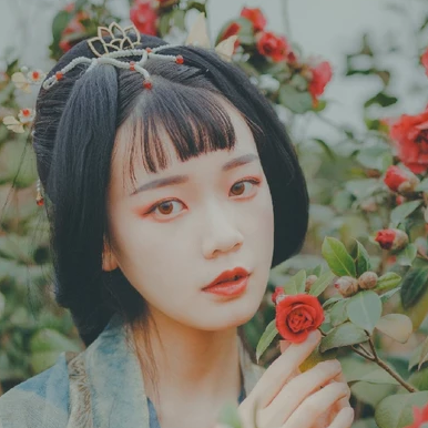 山茶花開(kāi)女生頭像，唯美古風(fēng)真人頭像