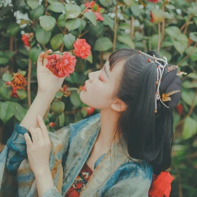 山茶花開(kāi)女生頭像，唯美古風(fēng)真人頭像