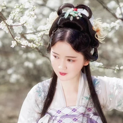 玉山清帶傘女生頭像，唯美古風真人頭像